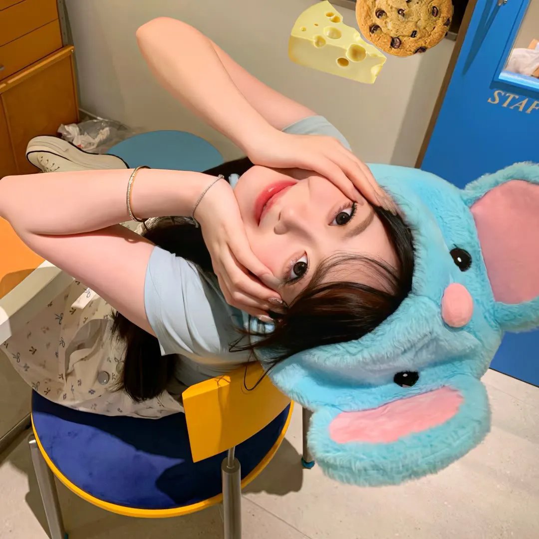 山有九色念有卿